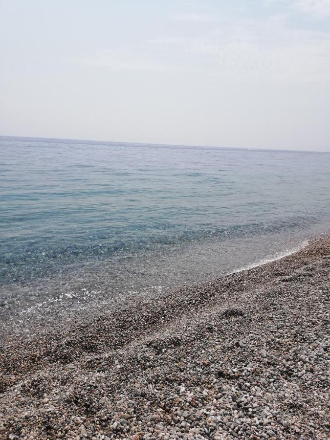 Апартаменти Sole E Azzurro Ф'юмефреддо-ді-Сіцілія Екстер'єр фото